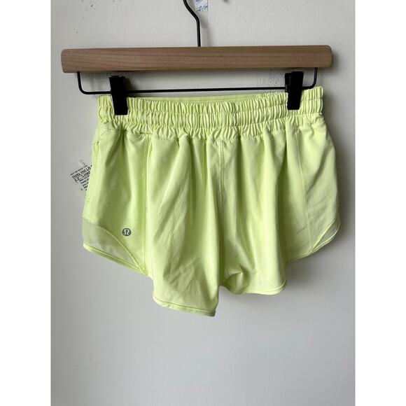 Lululemon Hotty Hot Short LR Short 2.5" Size 6 Green NWT - Picture 7 of 8
